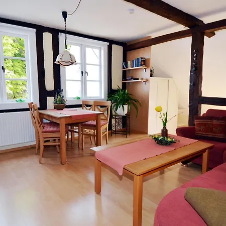 Muehlenstr 25, Og, Whg 1 Apartment