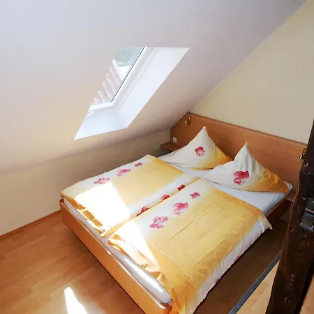 Muehlenstr 25, Og, Whg 1 Lägenhet